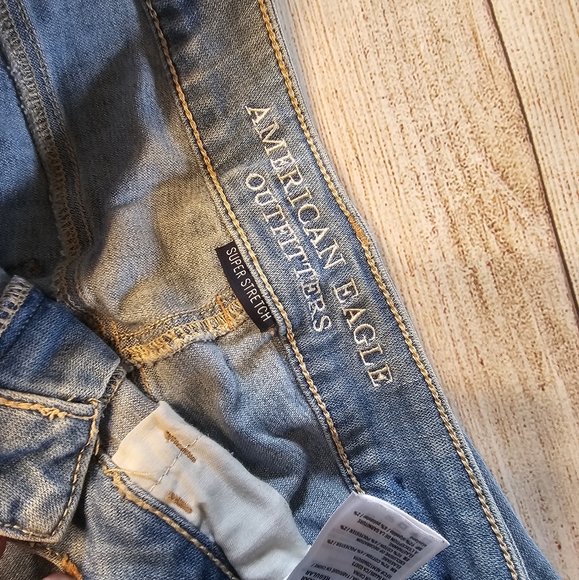 EUC - American Eagal Super Stretch Denim sz 6 (box 1 ) - Picture 3 of 3